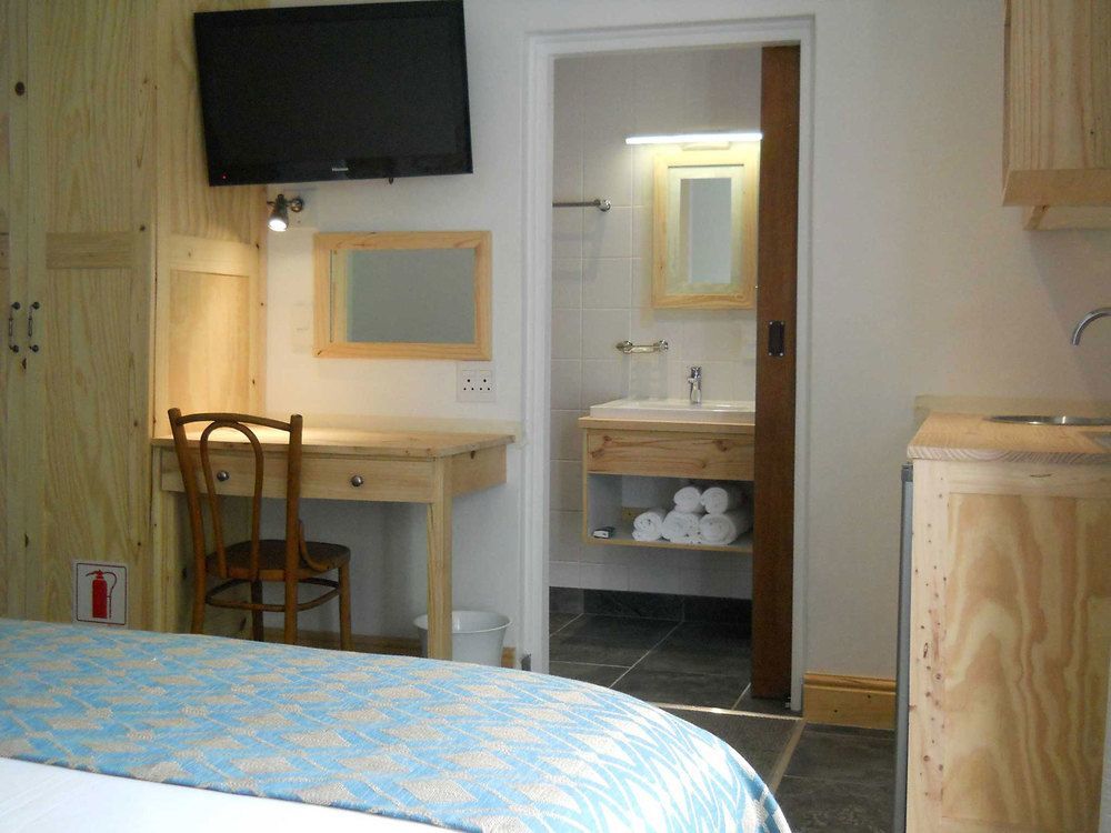 7 Ackermann Place Guest House Стелленбос Экстерьер фото